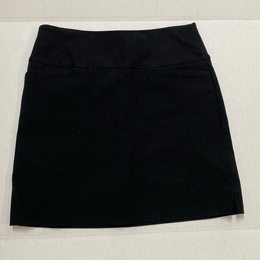 S. C. &‎ Co black women’s size small Dry fit moisture wicking skort